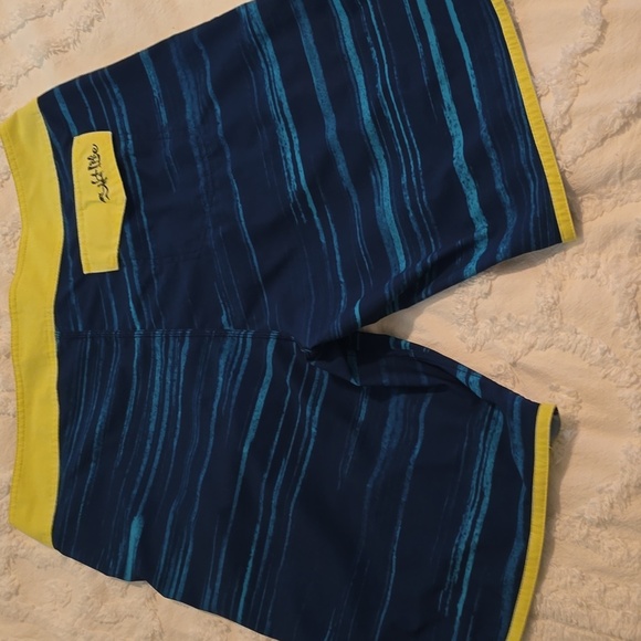 Salt Life Men's Blue and Yellow Board Shorts with Bold Contrast Size 34 - Picture 5 of 8